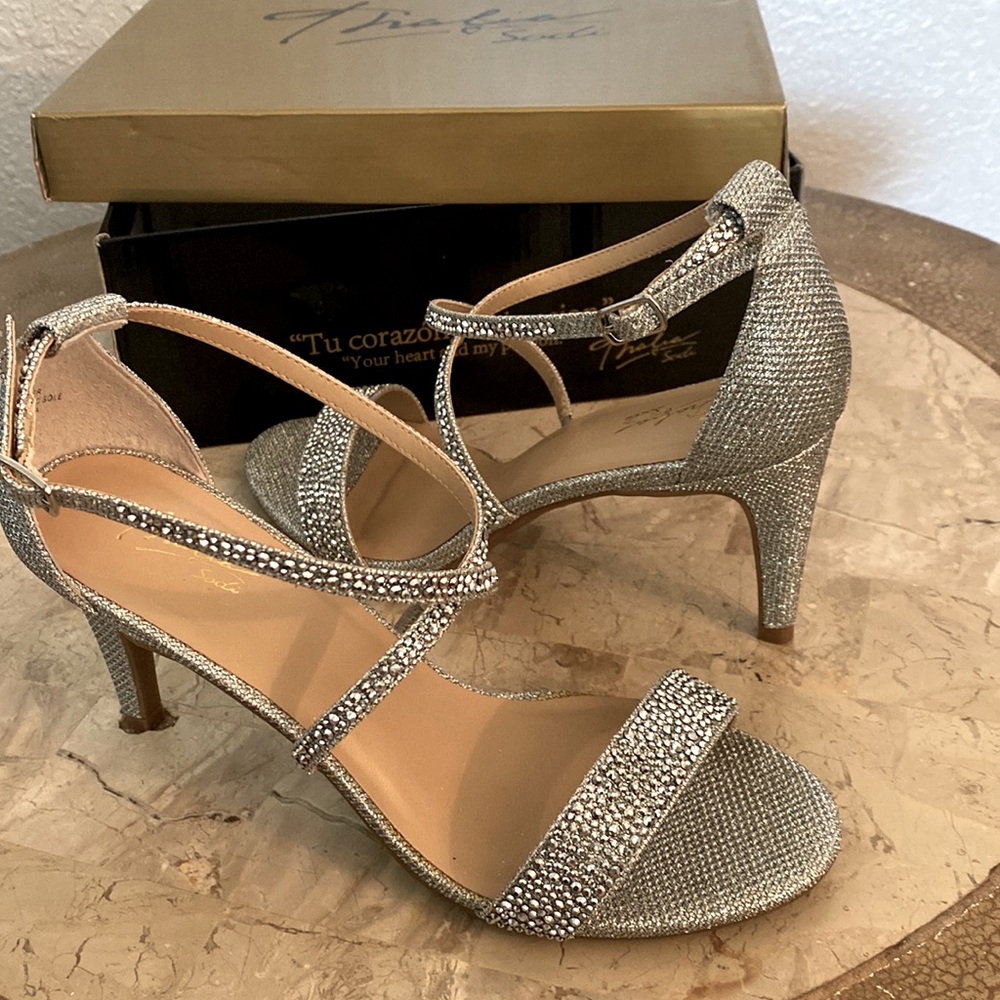Thalia Sodi Pewter Embellished Evening Heels Size 8